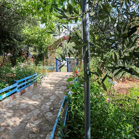 Мотель Holiwood Химара Экстерьер фото