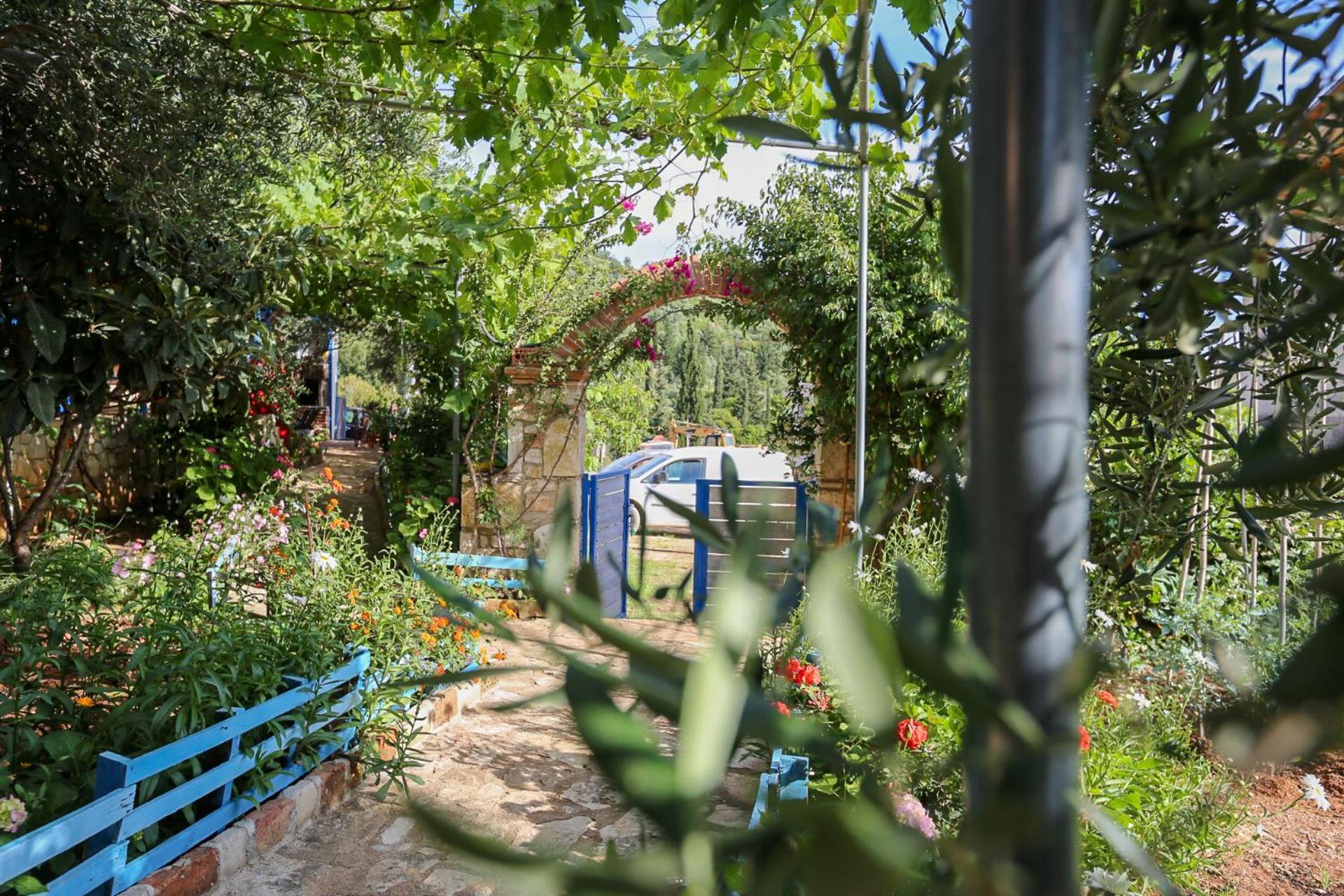 Мотель Holiwood Химара Экстерьер фото
